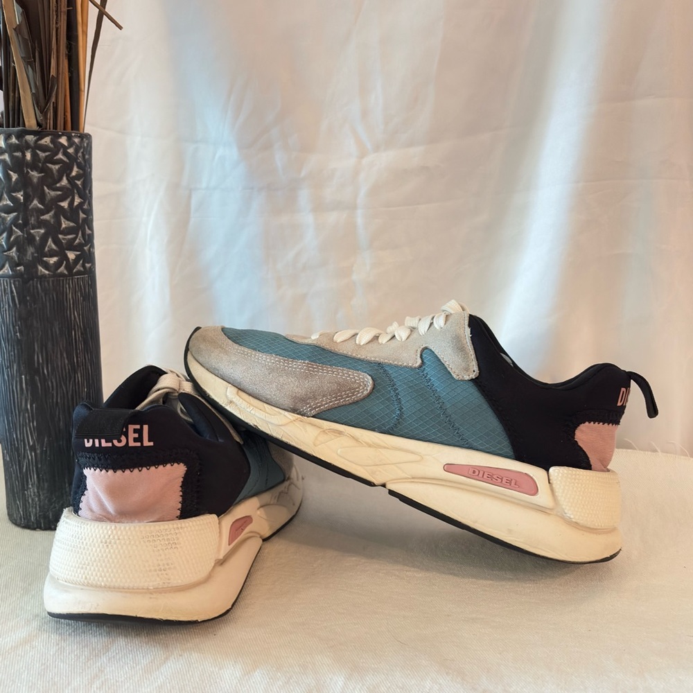Women’s Desiel S-Serendipity Low Cut Sneakers Sz. 8